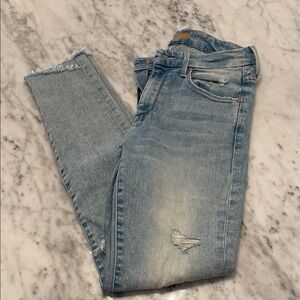 MOTHER Distressed Skinny Jeans
The Looker Ankle Step Fray 
Size: 25